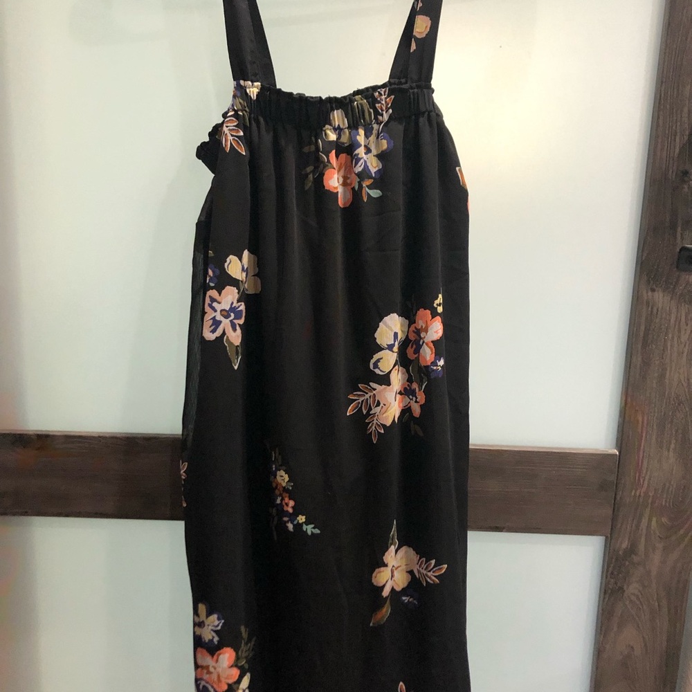 Liz Lange Maternity floral tunic size small